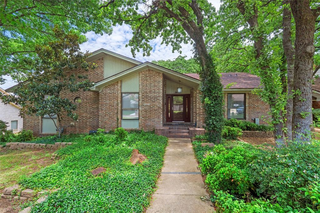 2607 Augusta Lane, Arlington, TX 76012