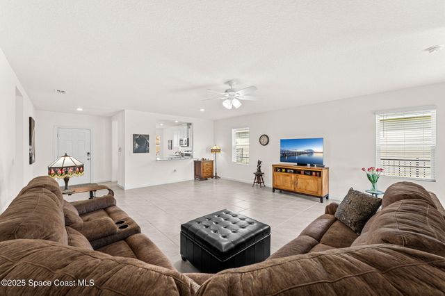 1076 Dugan Circle SE, Palm Bay, FL 32909