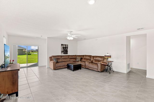 1076 Dugan Circle SE, Palm Bay, FL 32909