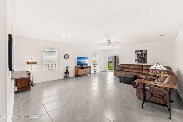 1076 Dugan Circle SE, Palm Bay, FL 32909