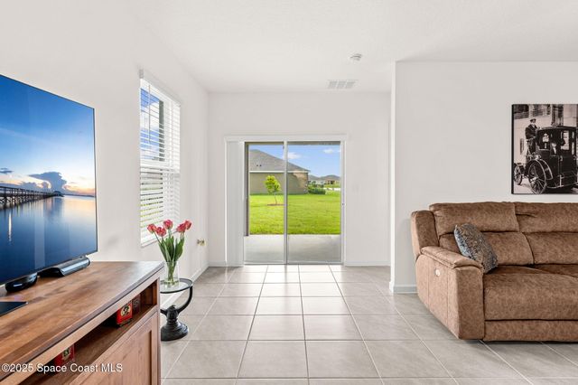 1076 Dugan Circle SE, Palm Bay, FL 32909