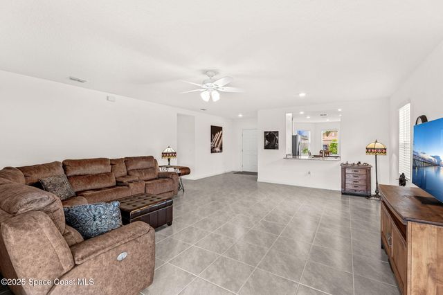 1076 Dugan Circle SE, Palm Bay, FL 32909