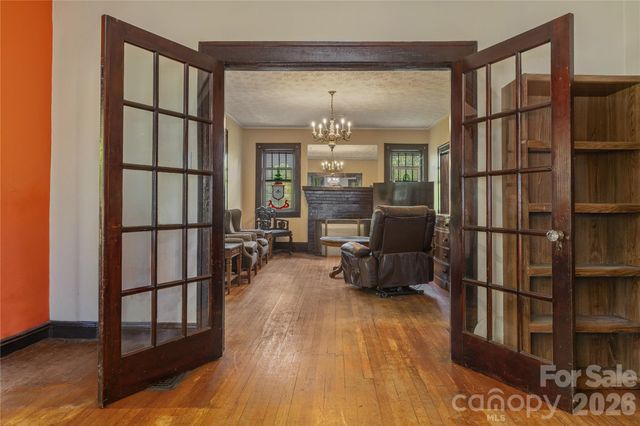 15 Walton Street, Asheville, NC 28801