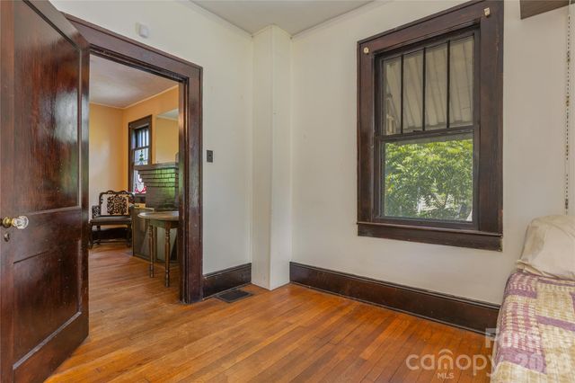 15 Walton Street, Asheville, NC 28801