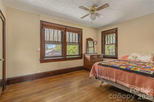 15 Walton Street, Asheville, NC 28801