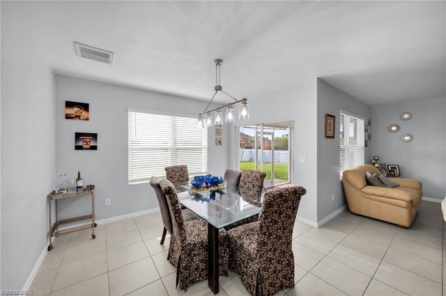 2620 SW 3rd PL, Cape Coral, FL 33914