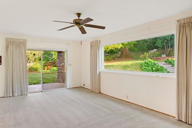 9842 Valley Pines Dr, Folsom, CA 95630