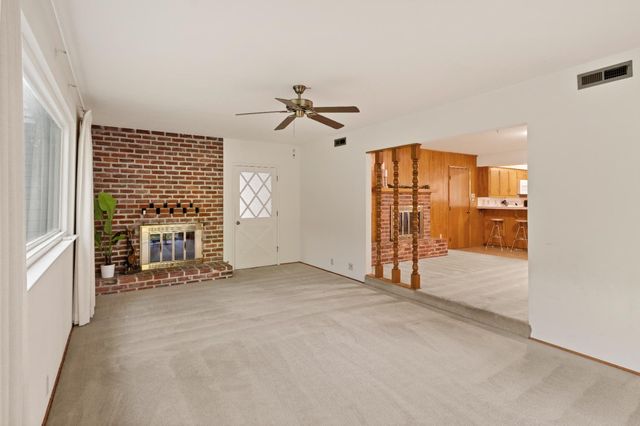 9842 Valley Pines Dr, Folsom, CA 95630