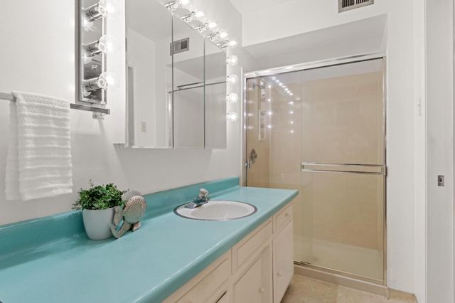 9842 Valley Pines Dr, Folsom, CA 95630