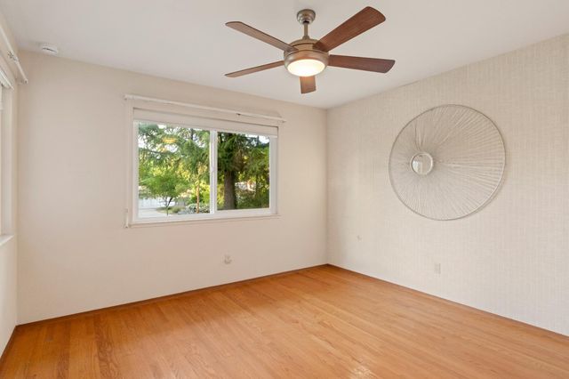 9842 Valley Pines Dr, Folsom, CA 95630