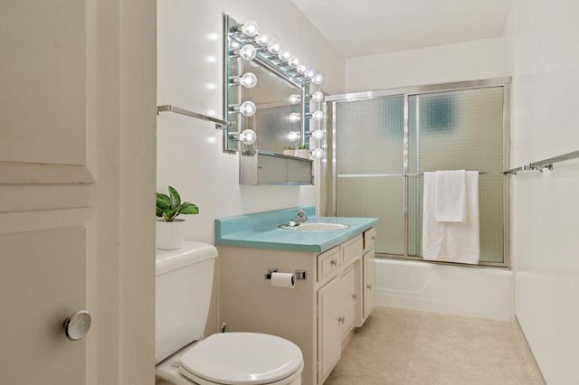 9842 Valley Pines Dr, Folsom, CA 95630