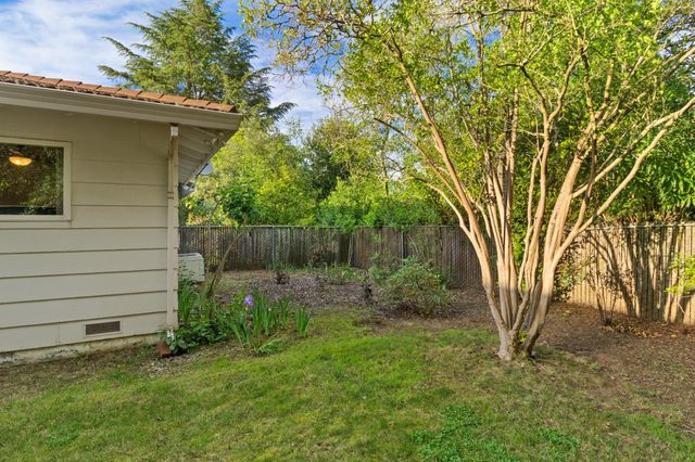 9842 Valley Pines Dr, Folsom, CA 95630