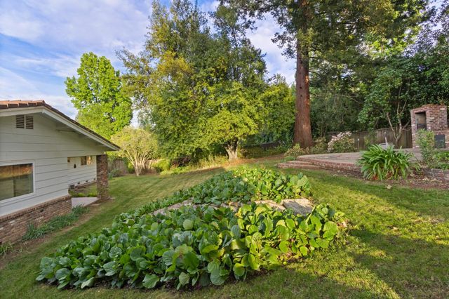 9842 Valley Pines Dr, Folsom, CA 95630