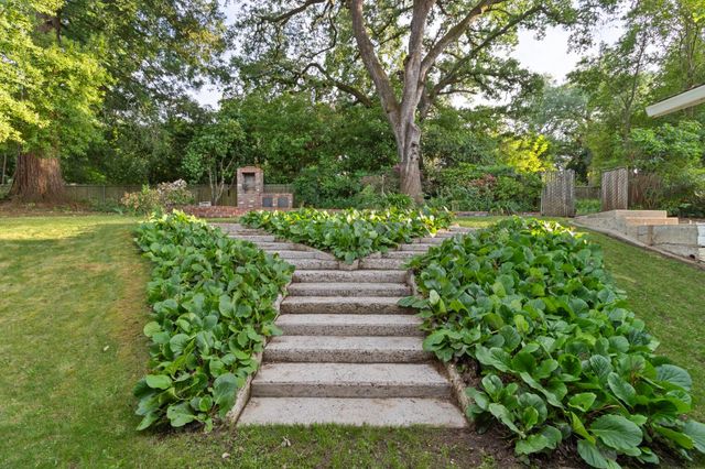 9842 Valley Pines Dr, Folsom, CA 95630