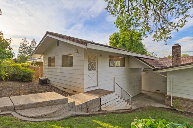 9842 Valley Pines Dr, Folsom, CA 95630