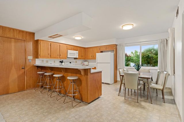 9842 Valley Pines Dr, Folsom, CA 95630