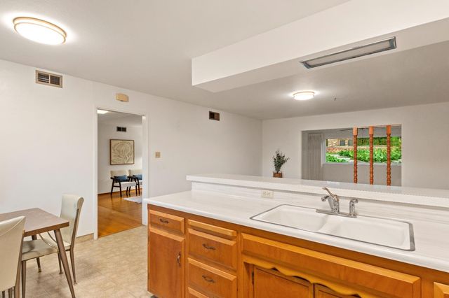 9842 Valley Pines Dr, Folsom, CA 95630