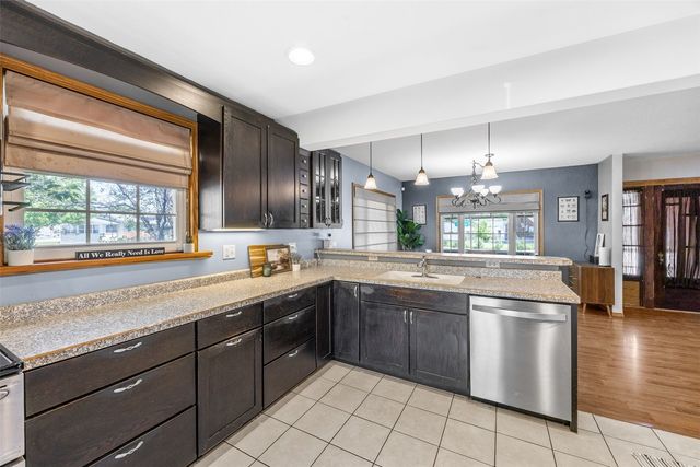 112 Bowling Street SW, Cedar Rapids, IA 52404