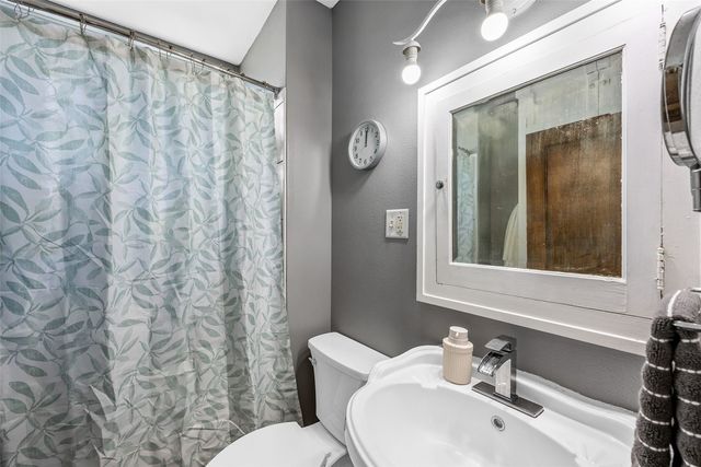 112 Bowling Street SW, Cedar Rapids, IA 52404
