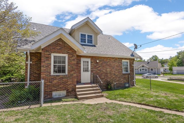 112 Bowling Street SW, Cedar Rapids, IA 52404