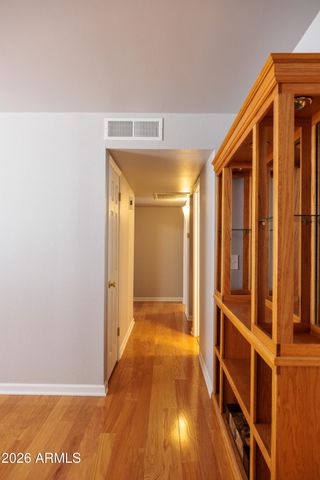 2526 E JOHN CABOT Road, Phoenix, AZ 85032