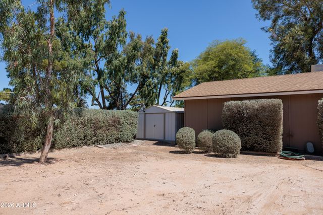 2526 E JOHN CABOT Road, Phoenix, AZ 85032