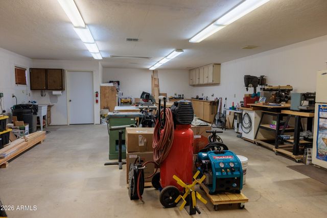 2526 E JOHN CABOT Road, Phoenix, AZ 85032