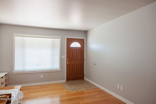 2526 E JOHN CABOT Road, Phoenix, AZ 85032
