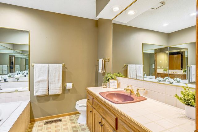 31005 Elm Street, Lindstrom, MN 55045