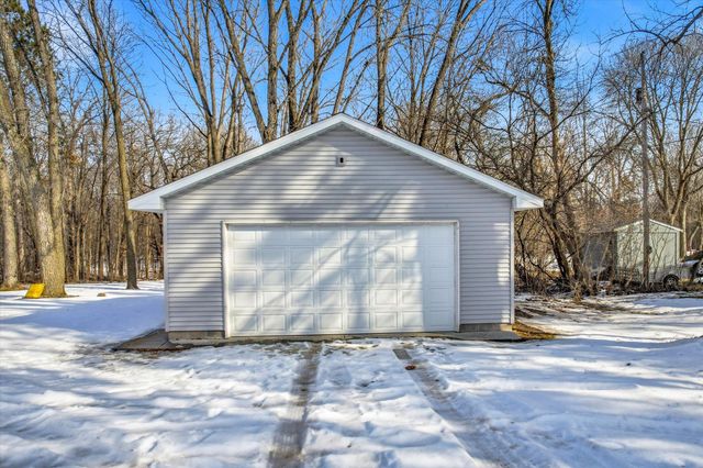 31005 Elm Street, Lindstrom, MN 55045