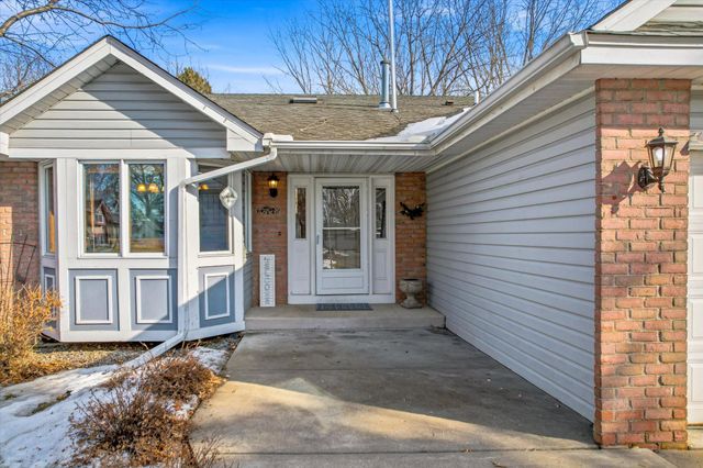 31005 Elm Street, Lindstrom, MN 55045