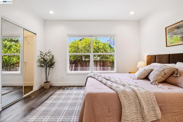 1519 Saint Charles St, Alameda, CA 94501