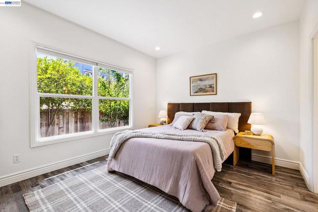 1519 Saint Charles St, Alameda, CA 94501
