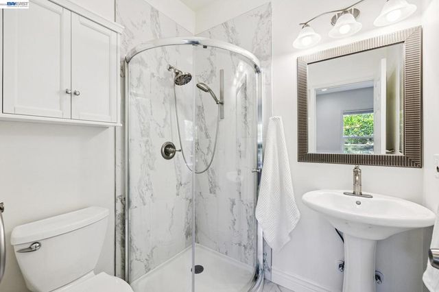 1519 Saint Charles St, Alameda, CA 94501