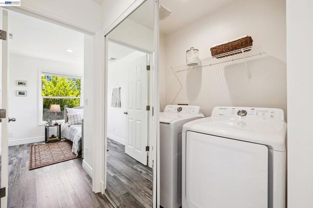1519 Saint Charles St, Alameda, CA 94501