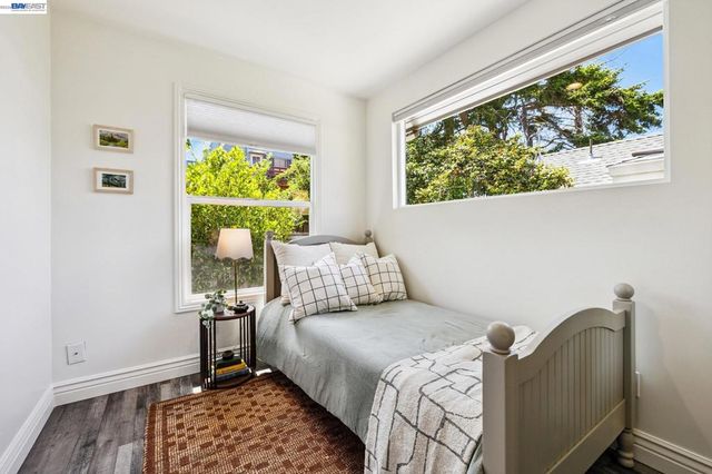 1519 Saint Charles St, Alameda, CA 94501