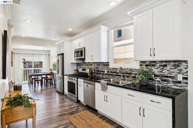 1519 Saint Charles St, Alameda, CA 94501