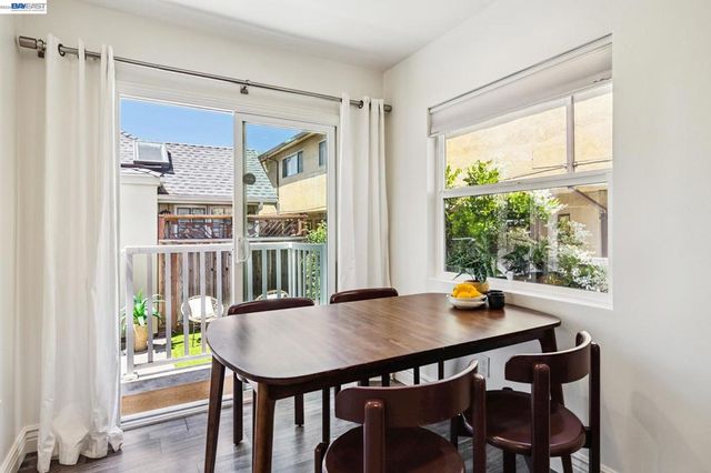 1519 Saint Charles St, Alameda, CA 94501