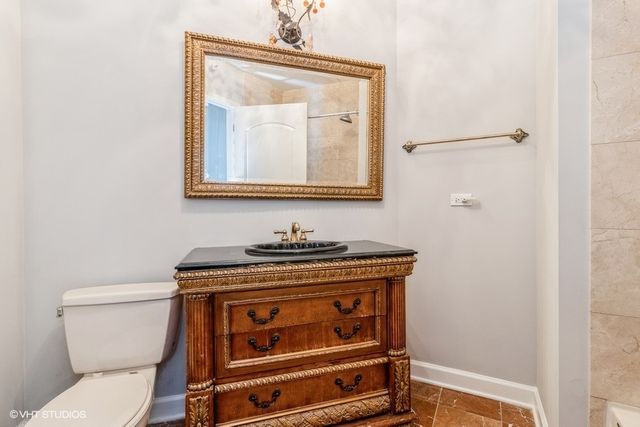 420 E Waterside Drive 2214, Chicago, IL 60601