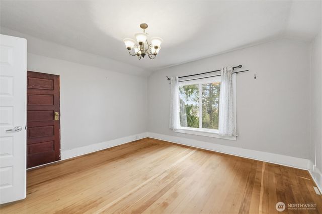 1215 S 10th Street, Mount Vernon, WA 98274