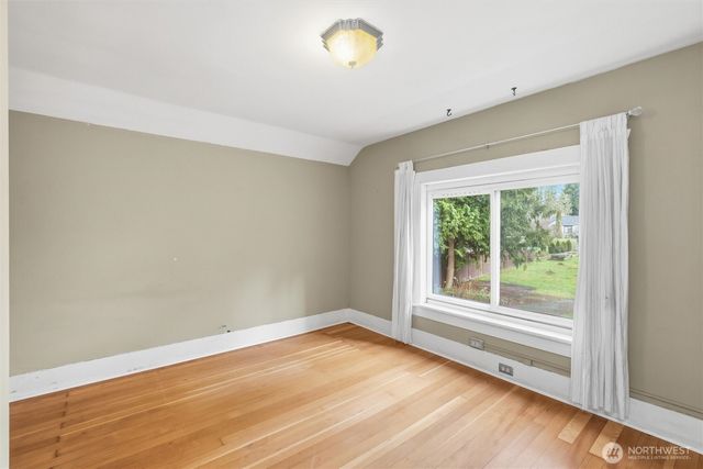 1215 S 10th Street, Mount Vernon, WA 98274