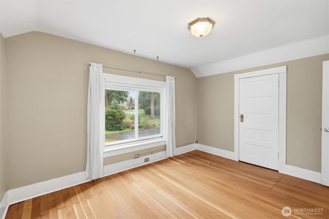 1215 S 10th Street, Mount Vernon, WA 98274