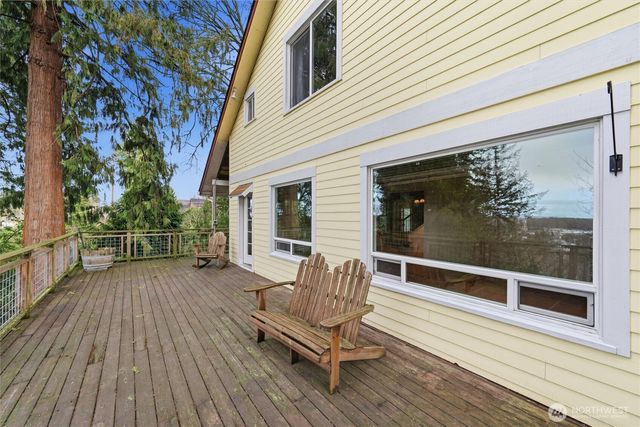 1215 S 10th Street, Mount Vernon, WA 98274