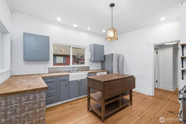 1215 S 10th Street, Mount Vernon, WA 98274