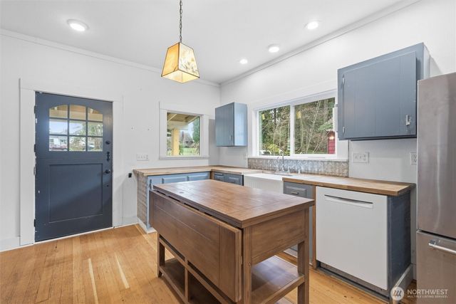 1215 S 10th Street, Mount Vernon, WA 98274