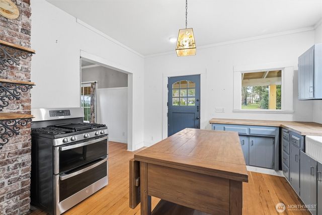 1215 S 10th Street, Mount Vernon, WA 98274