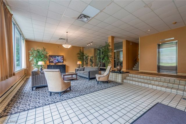 10301 Lake Avenue 420, Cleveland, OH 44102