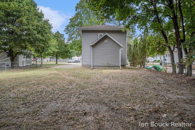 907 E Lincoln Street, Mount Pleasant, MI 48858