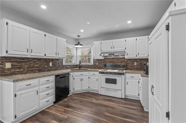 16116 W 125th Street, Olathe, KS 66062