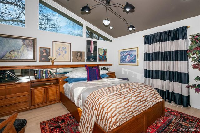 16615 Walcliff Drive, Clinton Township, MI 48035